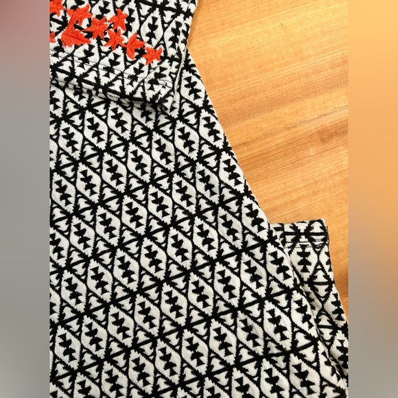 THML Black and White Aztec Floral Embroidered 3/4 Sleeve Dress Size XS - Picture 8 of 10